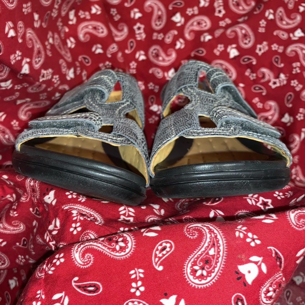 CLARK'S LEATHER Comfort Sandals - Picture 9 of 13